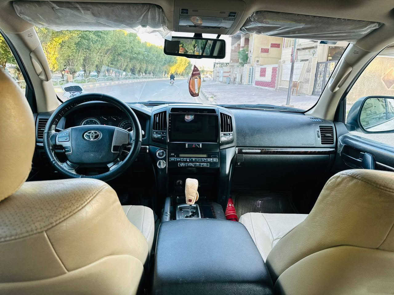 لاندكروز GXRI موديل ٢٠١١ جديده بمعنى الكلمة ماشيه ١٥٧ الف بيها صبغ بالبنيد والباب عكس السائق رقم بغداد باسمي مكان السيارة بالكوت مركز المدينة


**إذا كنت صاحب هذا الإعلان وتريد حذفه لأي سبب، رجاءا أرسل رسالة إلى الدعم الفني**