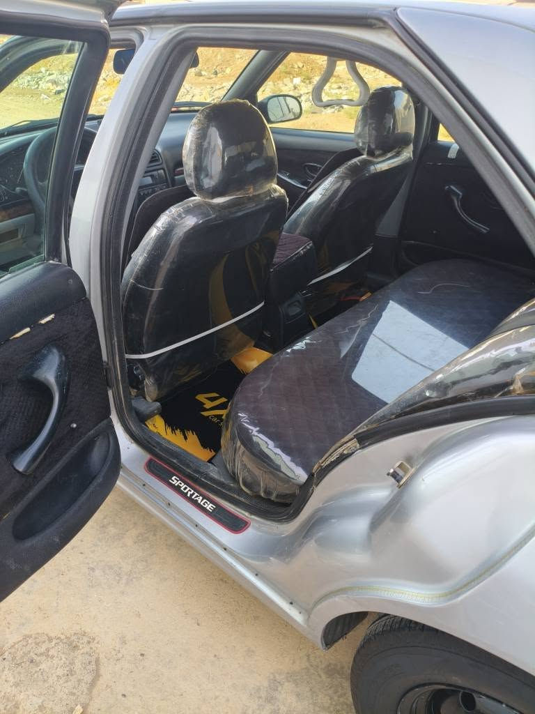 بيجو رصاصي صبغ باب واحد فقط 
***********
مكانها الموصل موصل, نينوى
