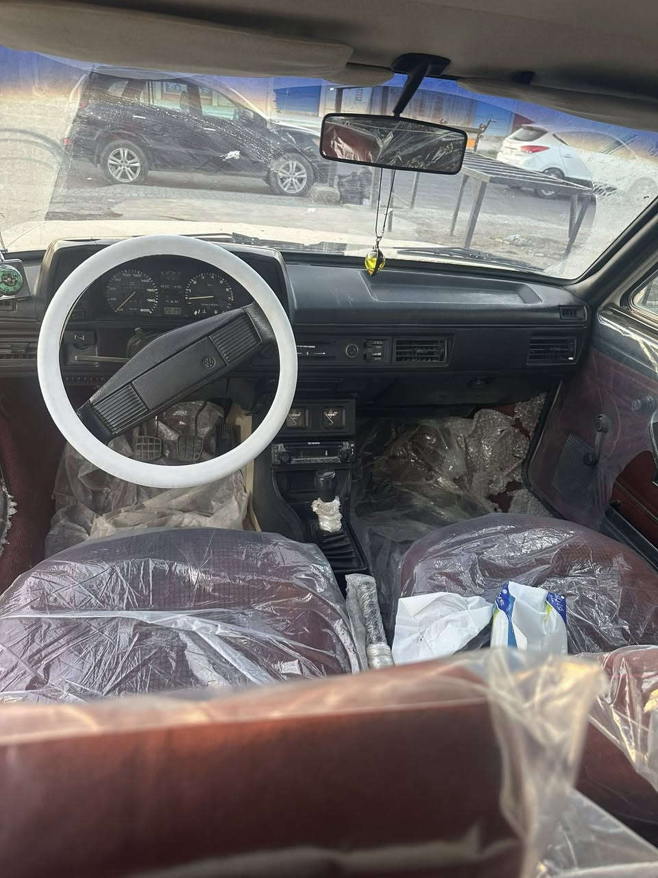 السلام عليكم
برازيلي 1988شركه سردار جديده جدآ  بحاله الزيرو رقم سليمانيه 
خاليه من البارد والصبغ كل غراضهه وكتلوكاتهه موجوده
مكفوله كفاله عامه لسعر 125$ مكانب بغداد البلديات قرب الامن العامه القديمه استفار الاتصال على هذا الرقم ***********.
