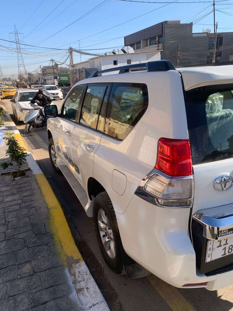 السلام عليكم برادو 2012كفاله عامه بيه بس الدعاميه صبغ سياره جديده وجاهزه ترايه زيرو ماشيه١٦٥ كويتيه السياره بسمي تحويل مباشر عارضه ب٢٨٥ بيه مجال حك الجيه ***********
