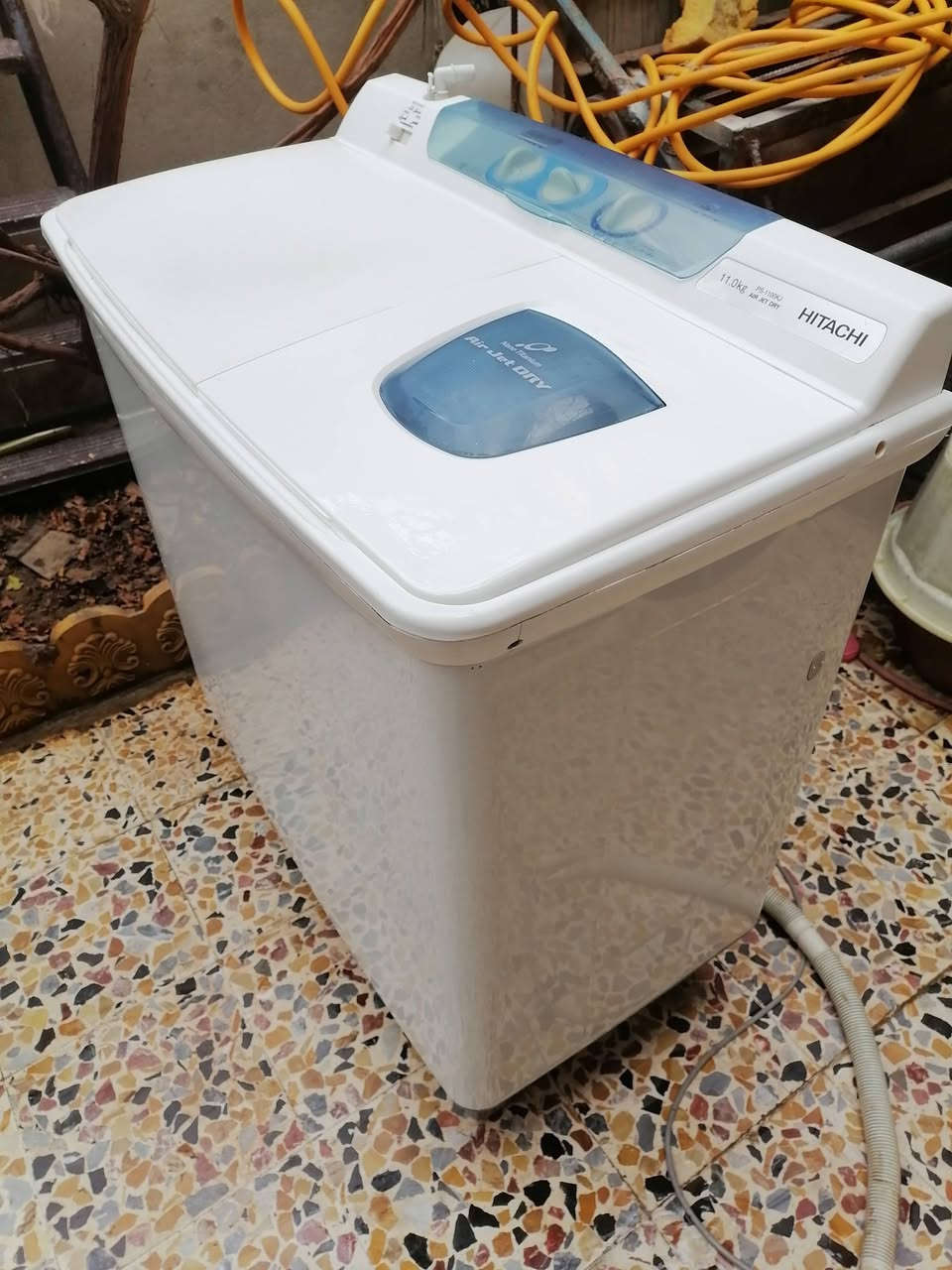 غساله هيتاشي ياباني شرط كلها وضع شركه استعمال قليل نظيف مال سعر ١٧٥ الف ***********
