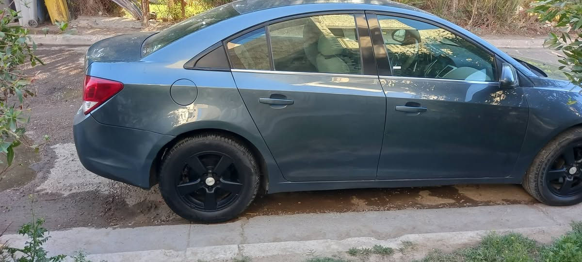 السلام عليكم
شوفر كروز 2012 LT  وارد امريكي 
رقم بغداد انكليزي سنوية باسمي تحويل مباشر
هزة شهر 11 تنتهي
محرك 1400تيربو مكفول ابلادي ما مفتوح 
كير اوتماتيك مكفول
كهربائيات بلادي بدون اي جطلات 
صدرت امامي خلفي جديد
تبريد+تدفئة 
حساسات تايرات 
غرفة الداخلية ملكية
شاشة تسلا
كاميرا امامية وخلفية 
تحكم جهتين ستيرن 
مثبت سرعة
مانع انزلاق
بلوجكترات زنون 
جنطة بصمة 
-----
وارد أمريكي ( هلال الجاملغ الخلفي جهة السائق )
بالعراق ( حافة الجاملغ الامامي جهة السائق)
××ملاحظة السيارة بيه قطع صبغ ابيع احزام  و عندي الصور و فيديو قبل ما إصبع القطع ××
(السيارة مكفولة من الشواصي ولغود والتكم من الدعامية للدعامية أي مكان يعجبك تفحص سونار اني حاضر )
السيارة جاهزة من كلشي 
السعر / 78 $ ورقة 
العنوان بغداد - حي العامل
***********
