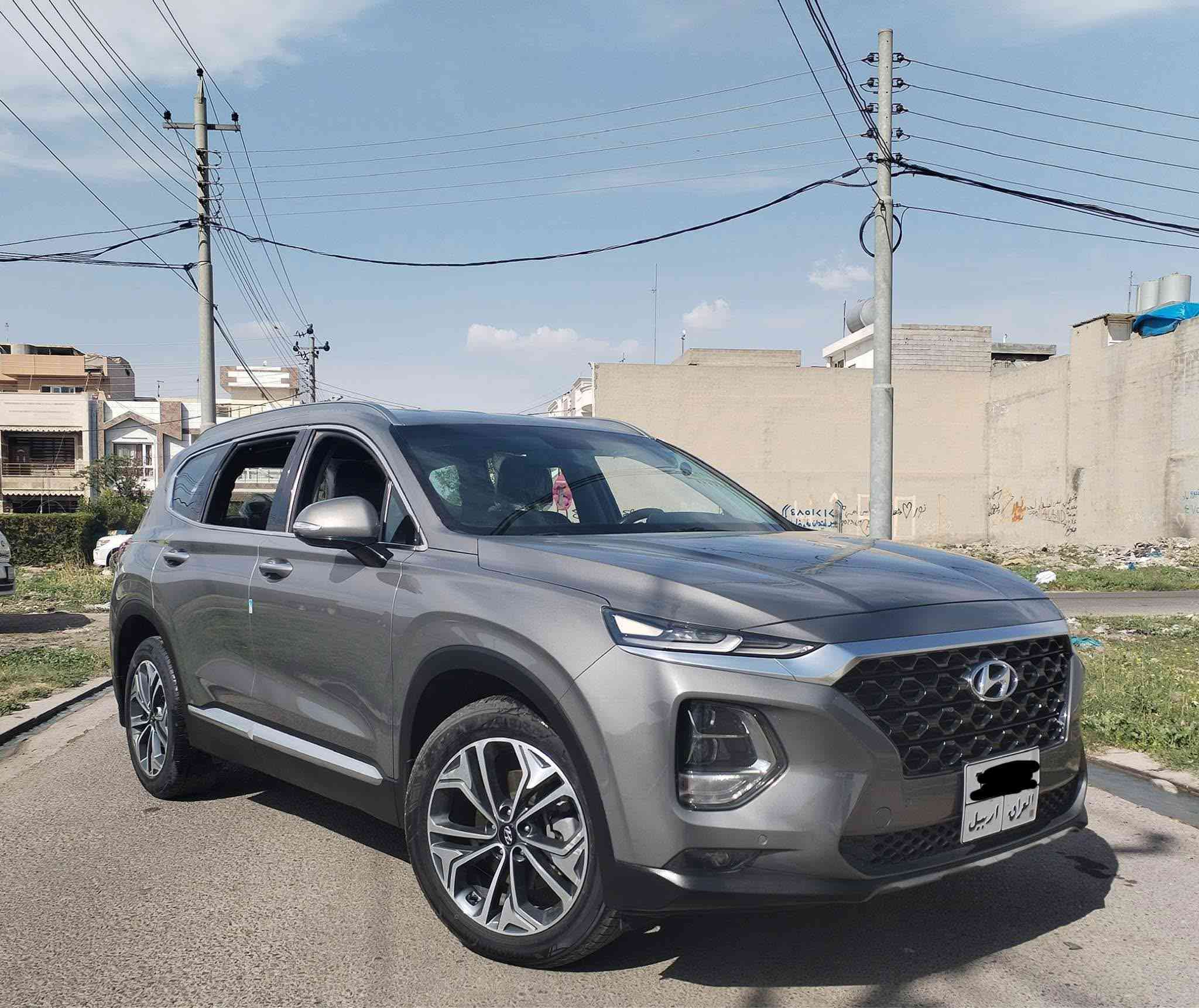 بسم الله الرحمن الرحيم

هيونداي سنتافي 2020 خليجية 6 سلندر ماشية 50 الف  

السيارة مشتريها زيرو على ايدي وحالتها اخت الزيرو وملاحضة مهمة صياناتها كلها بشركة هونداي يعني تبديل دهن وكلة يم شركة هونداي 

السيارة بيها حالوب على قمارة والبنيد نوع الحالوب ناعم والسيارة تابعة لشركة القاصد وكيل هونداي بالعراق سابقاً 

مكانها اربيل ورقمها اربيل 

تم تخفيض السعر من 253 الى 248

*********** - *********** أربيل, العراق
