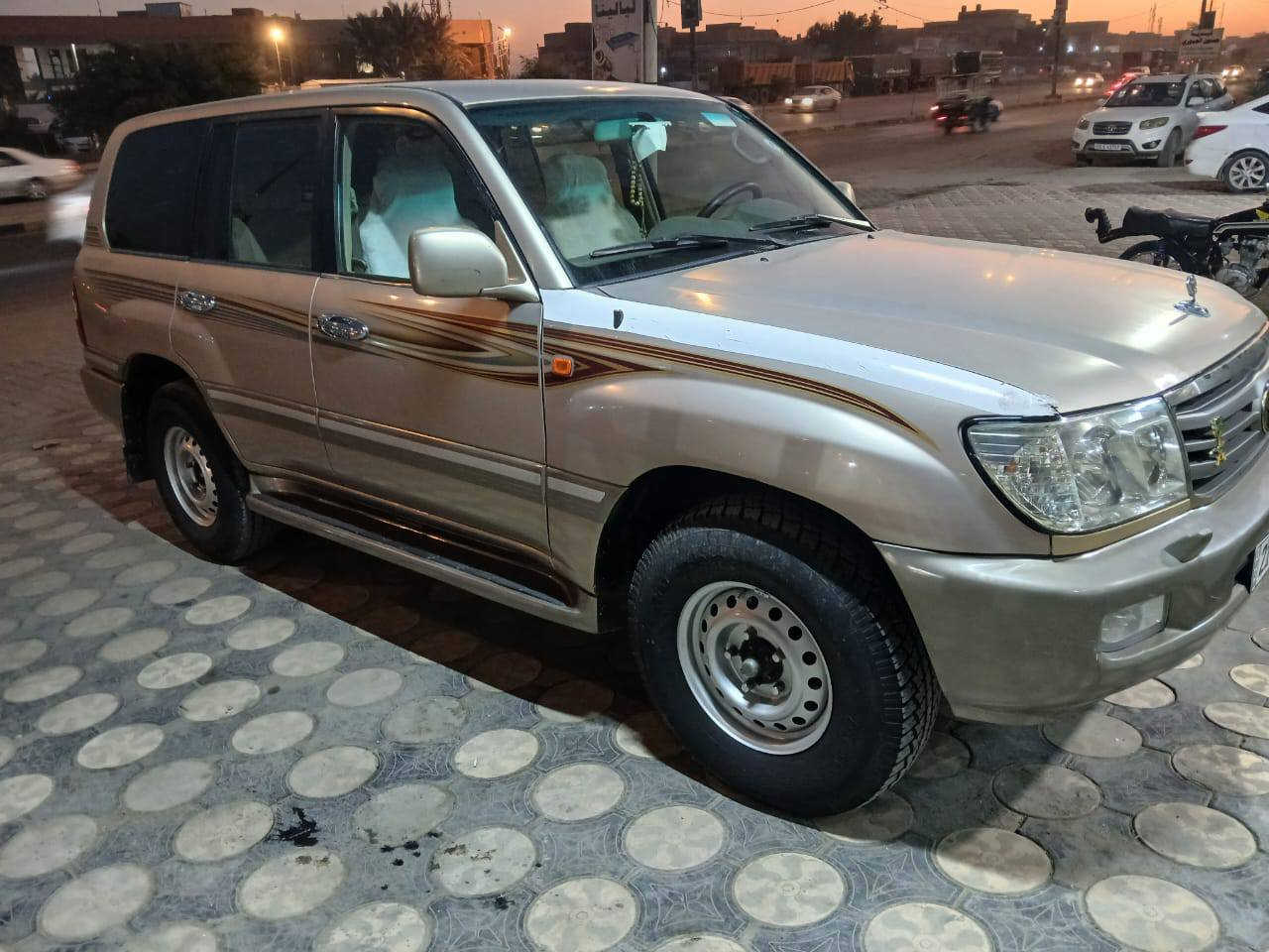 السلام عليكم جكسارة موديل 2003 سيارة 6سلندر كفاله نضافته حلوه تيرات جديده تبريد شغال  الرقم *********** 
مكانه نجف   بسمنه مكفوال من اصوليته 
السعر 200 وبيه مجال يتصل وبخدمته
