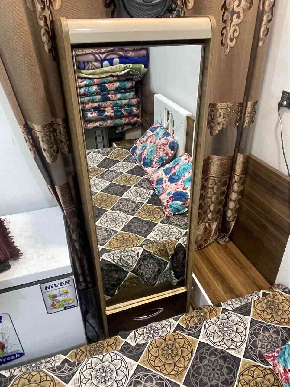 للبيع السعر 800 وبيها مجال للاتصال *********** مكان نجف النجف, العراق
