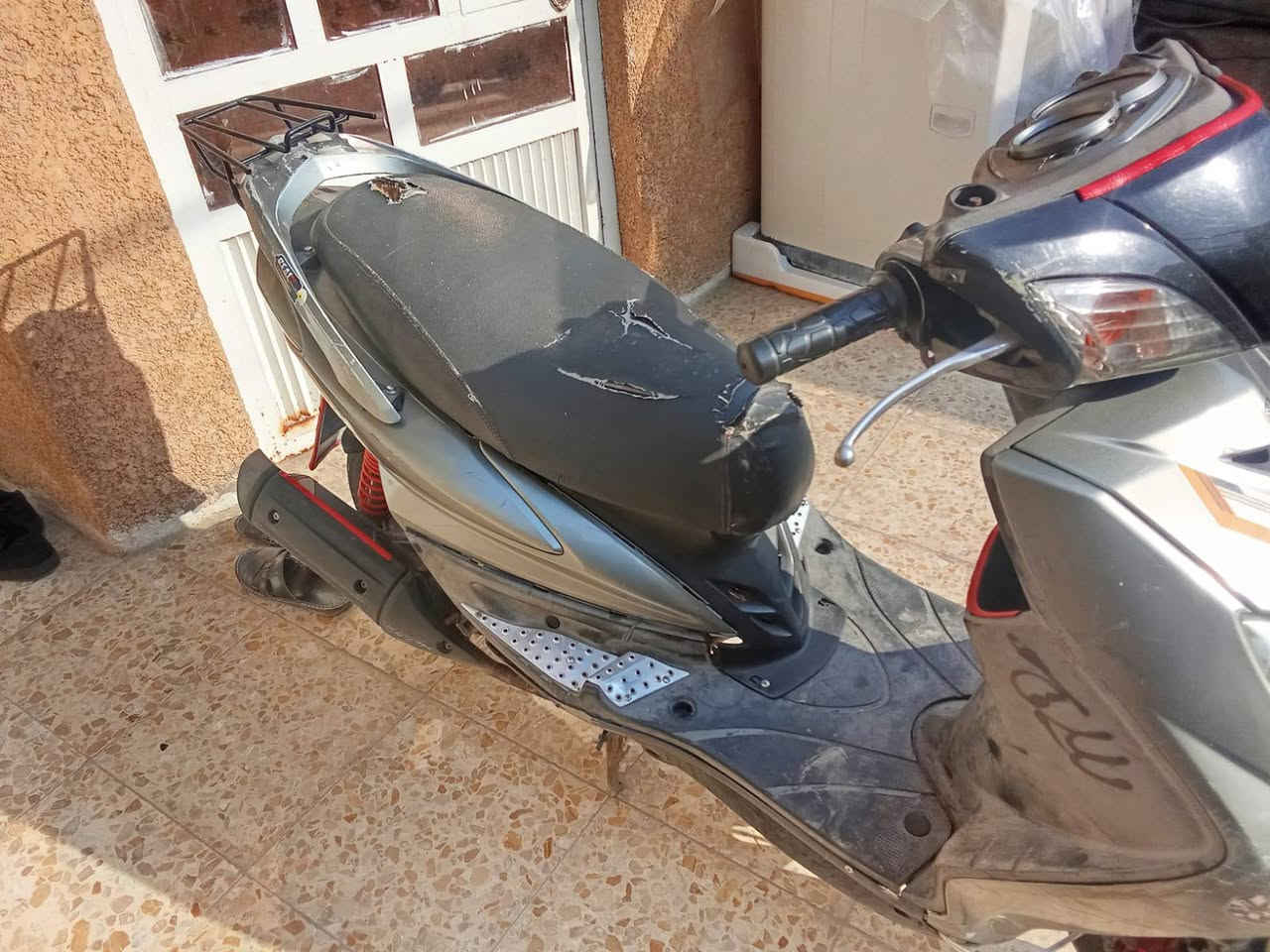 سلام عليكم سكنس فحل كابريتر كهربائيات كله شغاله الدراجه كلشي ما بيه جيب فيتر وفحص المكان الشعب حي البساتين السعر 400 وهاذه رقمي ***********
