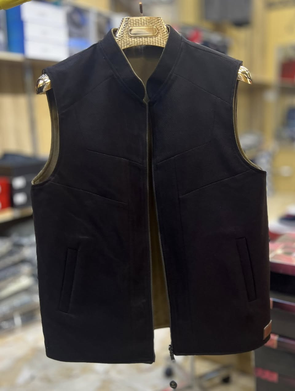 تخفيضات
يلك جوخ وجهين 
متوفر بثلاث ألون فقط 
سعر القطعه 20 
العنوان:الانبار- راوه الجديده


**إذا كنت صاحب هذا الإعلان وتريد حذفه لأي سبب، رجاءا أرسل رسالة إلى الدعم الفني**