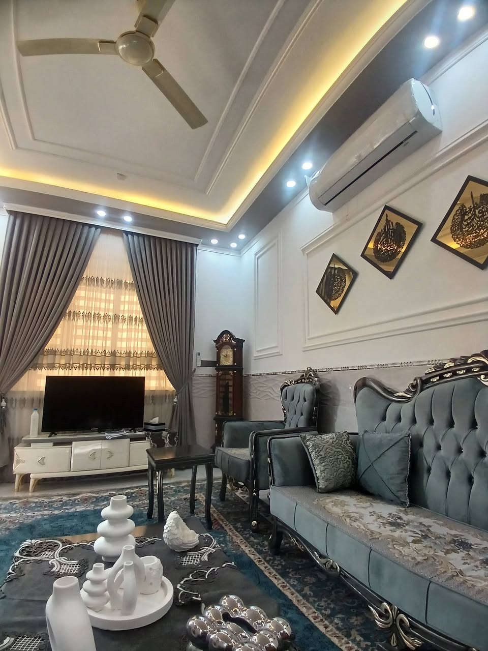 دار للبيـــــــــــــع...
طابــــــــو زراعي سنـــــــــد // 25... 
ــــــــــــــــــــــــــ
زويــــــــر الغربي تقسيـــــم حسين رضا
 خلف محطــــــــة الوقــــــــــود... 
ـــــــــــــــــــــــــــــــــــــــ
بمســـــــــاحه / 140م 
طابقيــــــــن والبناء جــــــــديد وبحاله جيده.... 
ــــــــــــــــــــــــــــــــــــــــــــــ
ثــــــــلاث غرف نـــــــــــوم 
صالــــــه هـــــــول مطبـــــــــــخ حار بارد
 صحيات خارجية وداخليه كــــــــــراج ومـــــــــــــناور.... 
ـــــــــــــــــــــــــــــــــــــــــــــــــــــ
***********
***********
