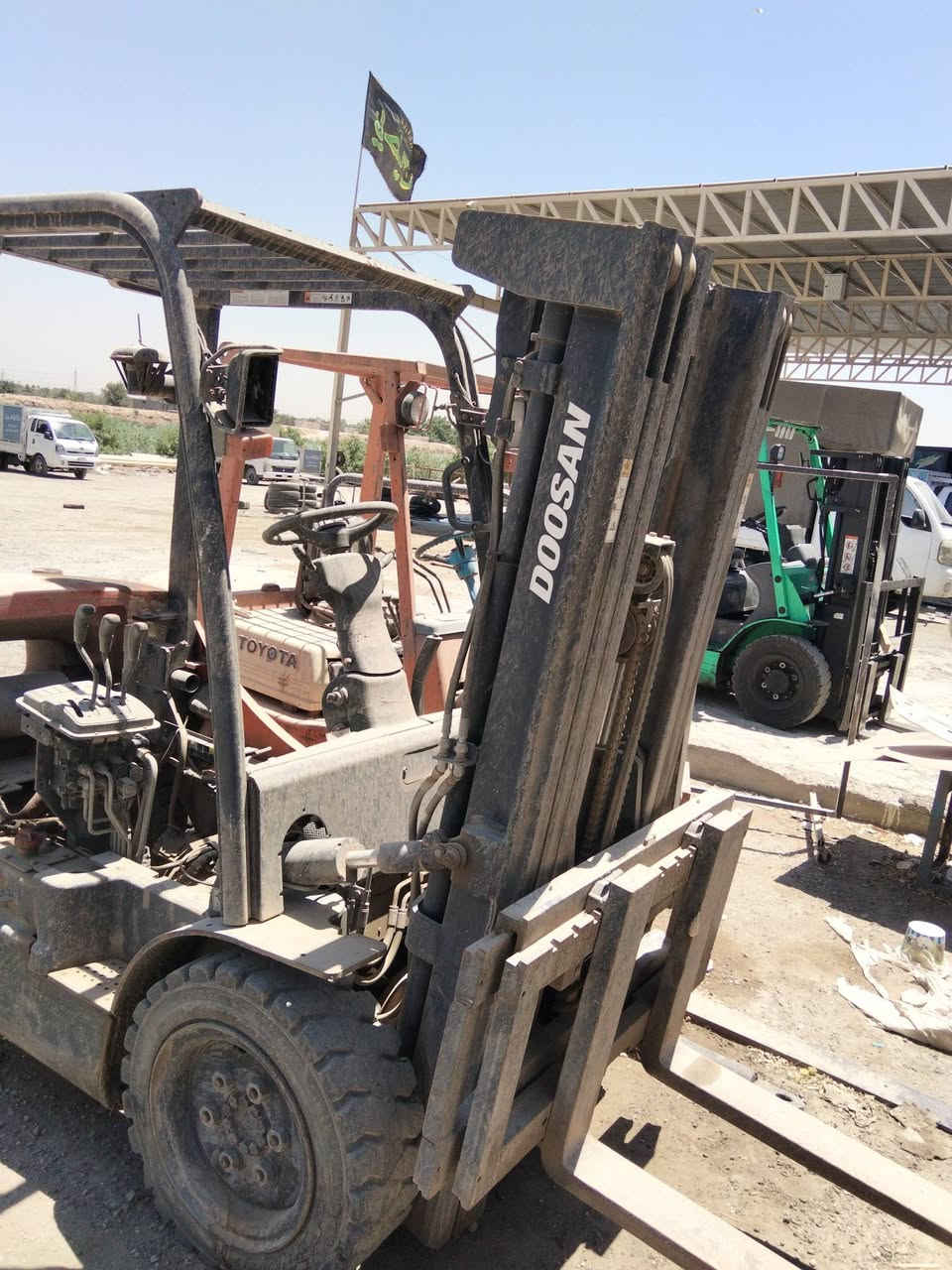 سلام عليكم رافعات عدد 2للبيع لتيوتا كلج فقط ولدوسان محرك كايم غراضهه كلهه موجوده***********
