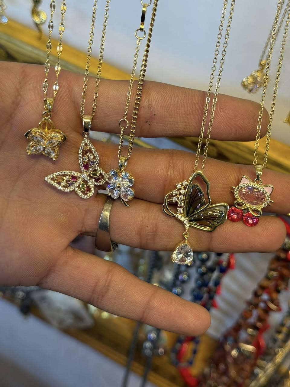 اكسسوارات الريس 🔥🔥 بضاعه جديده ريوسي 💎💎


**إذا كنت صاحب هذا الإعلان وتريد حذفه لأي سبب، رجاءا أرسل رسالة إلى الدعم الفني**