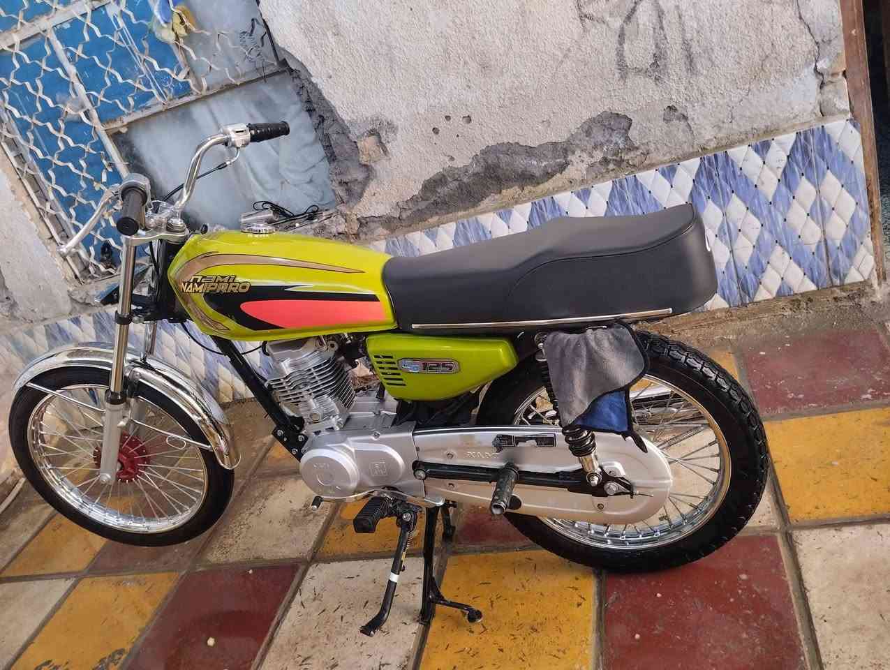 دراجه نامه شلامجه مكينه 22 مخزون بل بصره  ما مفتوح فقط تفيلس دراجه أصولي اوراق مديل 2016 شاصي  بارت صارله 3 اشهر من معمره سعر 800 وبيه مجال بسيط للشراي للتواصل واتساب ***********
