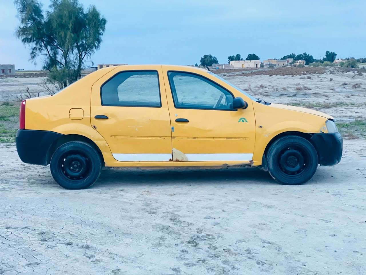 سلام عليكم للبيع رينو مديل 2009 محرك كير  شواصي كفاله كهربايات شقاله 
 حداديه جديده 
 رقم بقداد 
مشروع وطني مداور ثاني يوم مكاني سماوى قضاء الخضر 
سياره نضيفه احله من صوره 
 سعر 25 وبيها مجال بصيط 
تصل***********
