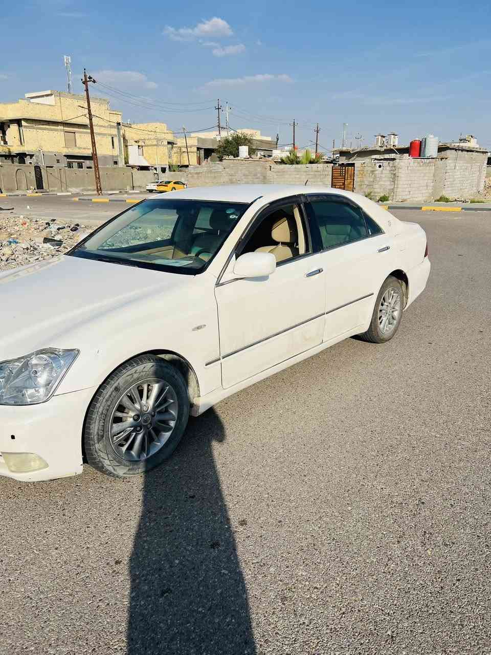 شاهينه 2007 فول موصفات عده الفتحه 3دكم متومه وكامله ماشيه 100عنوان السياره بصره ادوات ادوات كصتين سياره  ***********
العسر 45وبيه مجال شي بسيط
