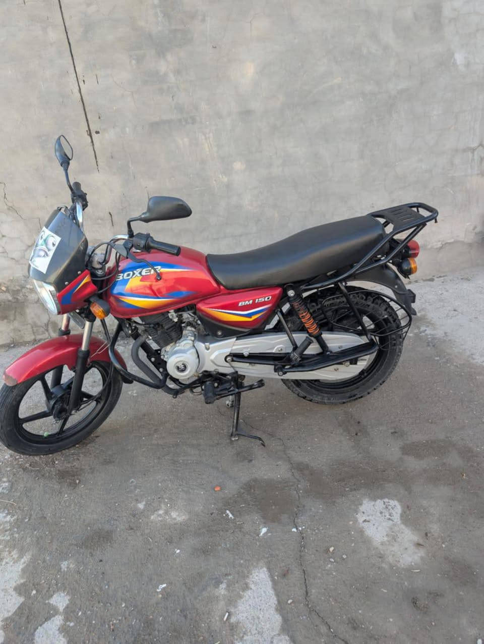 سلام عليكم
دراجه بوكسر للبيع موديل 2021 برغي ما مفتوح بيها رقم وسنويه باسمي الشراي يتصل ***********
