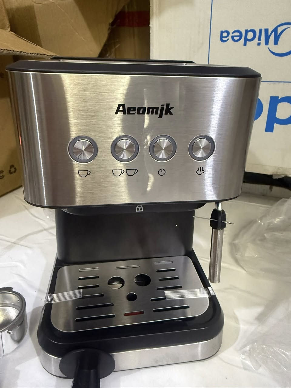 مكينه اسبريسو فولتيه 120 تحتاج محول فولتيه جديده


**إذا كنت صاحب هذا الإعلان وتريد حذفه لأي سبب، رجاءا أرسل رسالة إلى الدعم الفني**