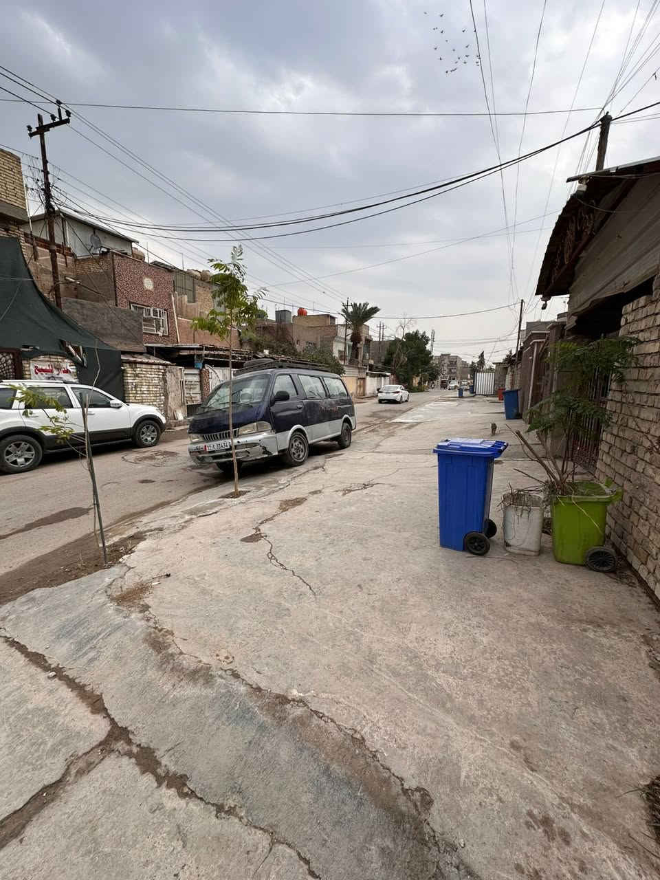 السلام عليكم دار للبيع مساحة 100متر مع حديقة تشجير 50متر 4غرف نوم مع 3حمامات ومطبخ واستقبال  البناء 2014 وارضية مرمر  فرع عريض العوان الشعب الجزائر قرب حسينية سيد حيدر رقم الهاتف  ‭0772 367 0195‬
