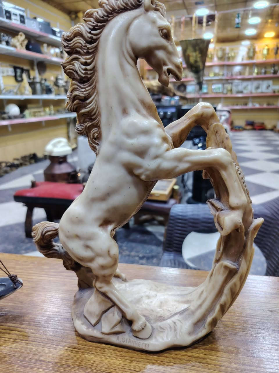 حصان إيطالي صنع مختوم من عجينه هولنديه شغل يد الأرتفاع ٣٦سم
واتساب *********** العنوان ديالى خانقين يوجد توصيل
