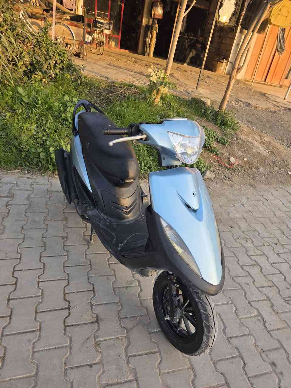 السلام عليكم دراجة ماكس عدلة كامله مابيها نقص كله شغال شلعه معدل كهربائيات للبيع سعر ٥٥٠ وبيها مجال شراي مكاني ديالى تقاطع قدس ***********
