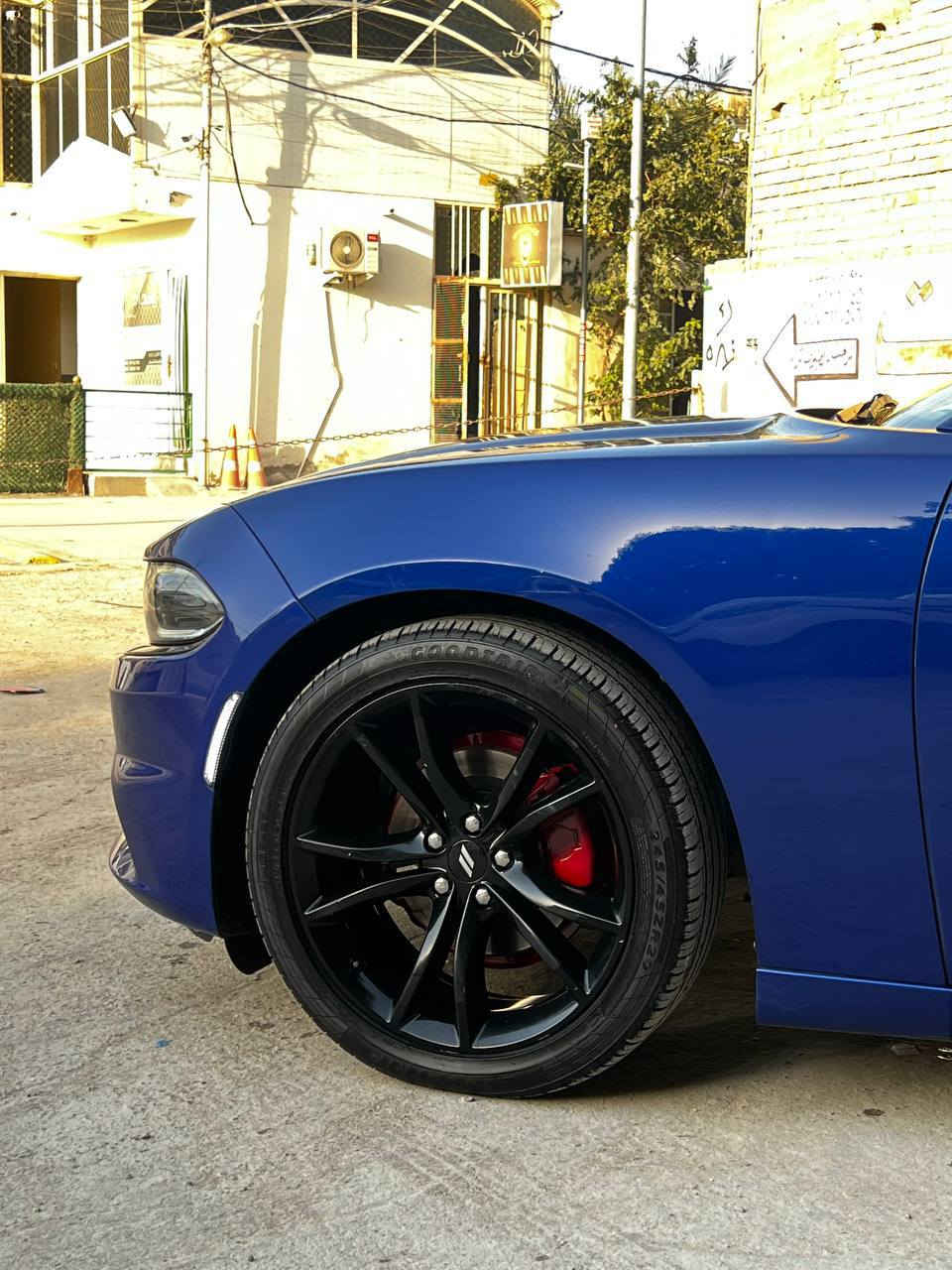 السلام عليكم  
حبايب كل عام وانتم بخير❤️
للبيع فقط بدون مراوس 
جارجر 2019 sxt  اصل..بدون ايرباك 
مكينة 3.6.
ماشية 53 mile.
حادث جاملغ خلفي وشوية من الجنطة بارد
السيارة على وظع الشركة حتا الصدر بلاد
مملعوب بيهاا..
مشتغل لايتات مسويلها عدسات 
لايت نهار..
مكينة وكير مكفولة عام 
بأسمي تحويل مباشر 
مكاني بغداد قرب السيدية 
***********
