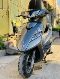 دراجه رمبه رمبه دراجه مكفوله من كلشي وكفلك المحرك منا السنه وجيب الف م...