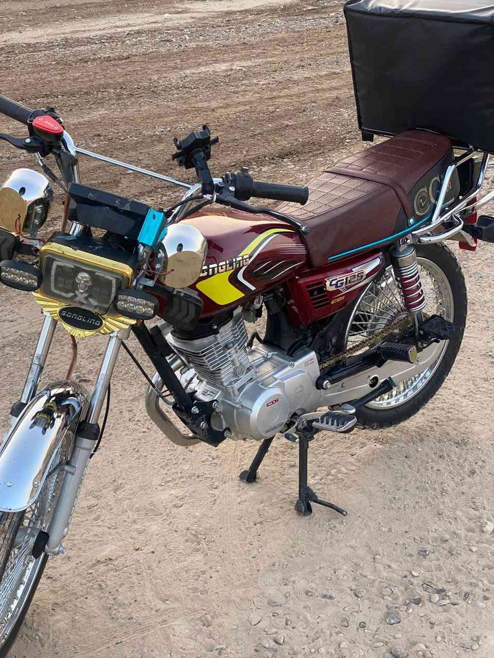 سلام عليكم يولد دراجه موديل2025 باب ثاني دراجه حلوه ومرتبه بيه نقص فقط كلجات تعبانه ويل خلفي جديد ويل امامي بي ضربه بس ما مئثر كهربائات شغاله البك لايت علمسه مال البريك الامامي دراجه حلوه صالنصه جعره دراجه مال دلفري ماتوكفك بشارع محرك مفتوح 500 وبيها مجال لشراي خاص ماكو بس وتساب او اتصال /***********
