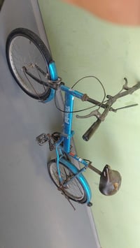 وبركاته عندي هذا البايسكل ياباني مثل ما تشوفون بالصورة للتواصل مع هذا ...