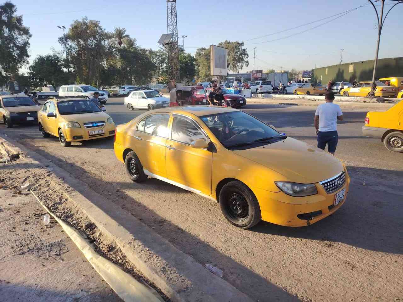 سلام عليكم ليفان 620 موديل 2013السيارة بلادي كير ومكينة لاتنقيص ولاتبخير كير عادي صدر جديد تخم تاير رقم انكليزي سنوي جديد  السعر 43 مكاني بغداد الكريعات بادره *********** اؤ ***********
