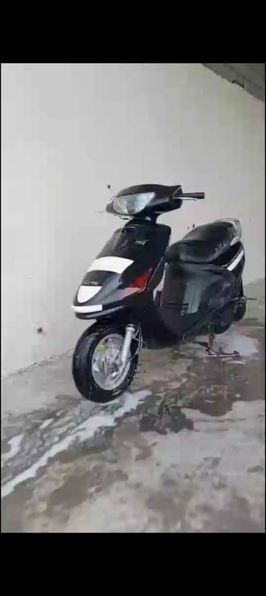 سلام عليكم فراشه نثيه للبيع فقط بدون مراوس مكينه مامفتوحه كهربائيات شغاله يرادلهه ترتيبات باتري ضعيف والباقي كفاله دراجه نضيفه ومال جناي سعرها ٤٢٥ وبيه مجال للشراي مكاني بصره النشوه الزريجي الرقم متواجد واتساب فقط ***********
