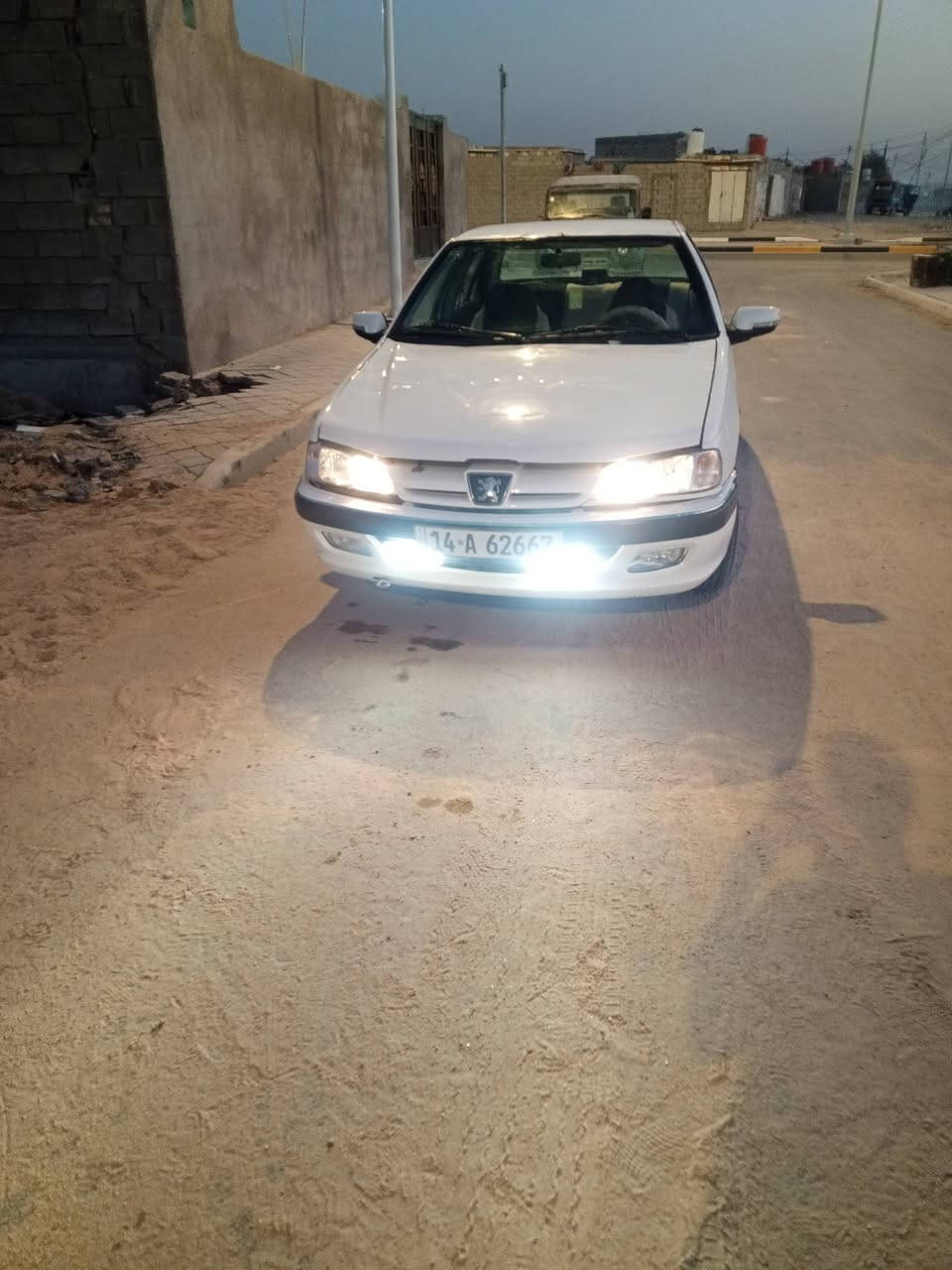 سلام عليكم بيجو 2012سنويه لحد2030مكينه لاتنقيص ولاتبخير كير خيرمن الله توني شاد عينه اوصينيه بسم جيراننه السعر 28المكان الزبير حي الصحفين ***********قير متواجد ع النت
