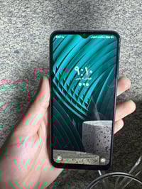 هاتف سامسونج بحالة جيدة، مثالي للاستخدام اليومي مع شاشة واضحة وكبيرة و...