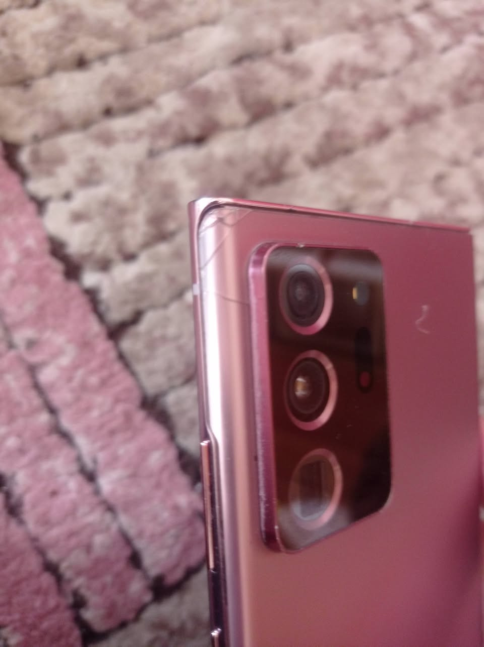 السلام عليكم
عندي هذا الجهاز نوت ٢٠ الترا ٥جي يلمع لمع كوري بطاريه ٨٤% ١٢٨ غيغا ١٢ رام دبل سيم كارت تقريبا جديد بيه بس هاي الضربه الي موضحه بل صوره حيل خفيفه ومو مأثره كاميرته خرافيه بس بيه مشكله انه مقفول على شركه فيرازون يعني ما تكدر تحط اي سيم كارت ما اعرف اذا تكدرون تشيلون القفل مال الشركه بس اي شي ثاني مكفول للبيع ٤٥٠ او مراوس بايفون مكاني الانبار الكرمه وموجود توصيل جميع المحافظات


**إذا كنت صاحب هذا الإعلان وتريد حذفه لأي سبب، رجاءا أرسل رسالة إلى الدعم الفني**