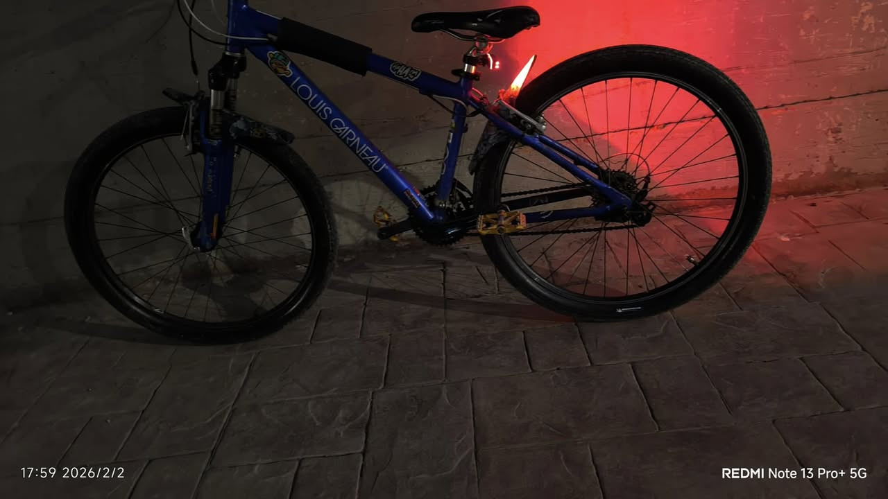 سلام عليكم عندي هذا اللويس                          ابريكات شيمانًو فحمات
استيرن 90 وركبه سبع ألوان 

وكلشي واضحه بل صوره 

العنوان :موصل حي الدندان 

الرقم ***********
 قبر خلفي 8 وأمامي 3
