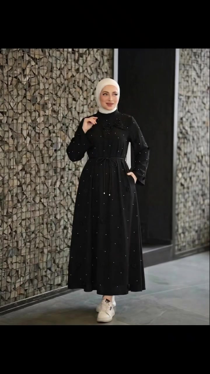 أزياء لمسة الجمال والأناقة 
​🖤 فخامة الموديل التركي لموسم محرم 🖤
وصلنا فستان (سواد فاحم) راقي جداً، قماش دبي تركي درجة أولى، مطرز باللؤلؤ الناعم والفيونكة المميزة ✨ مناسب جداً للمناسبات والزيارات.
​🔹 الخامة: دبي تركي أصلي (ثقيل ومرتب باللبس).
🔹 القياسات متوفرة: 38, 40, 42, 44, 46.
🔹 السعر: 16 دينار فقط!
🔹 التوصيل: متوفر لكافة المحافظات بـ 6 آلاف بتوصيل سريع.
📥 للحجز، أرسلي القياس والاسم والعنوان على رسائل الصفحة.


**إذا كنت صاحب هذا الإعلان وتريد حذفه لأي سبب، رجاءا أرسل رسالة إلى الدعم الفني**