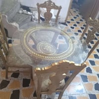 طاولة طعام • ٤ كراسي • خشب