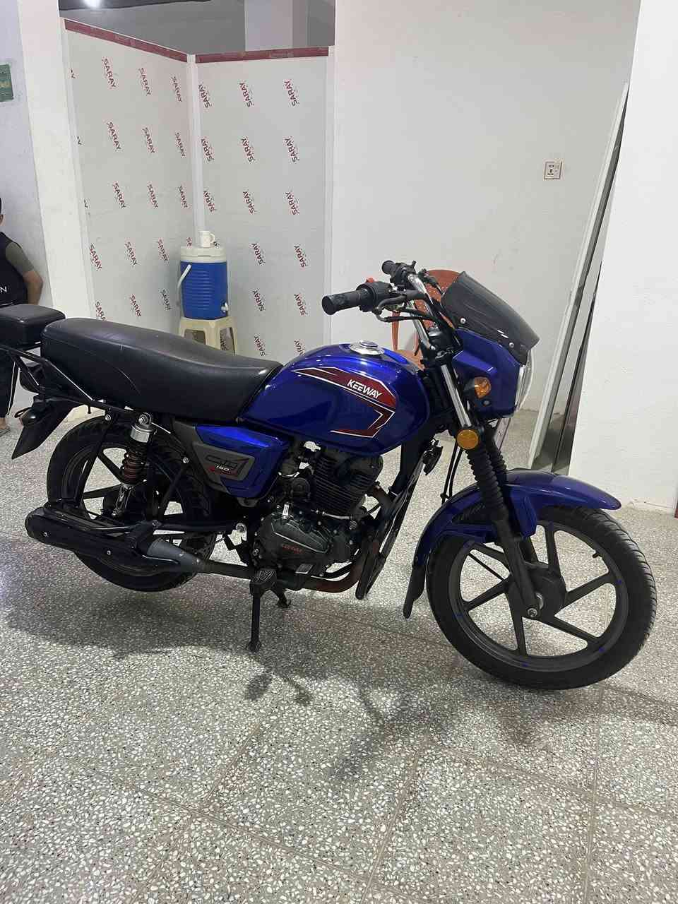 سلام عليكم دراجه كيواي ستي لبيع موديل 21الدراجه جدده مكان الدراجه نجف حي النداء شارع مجمع قمبر رقم الهاتف ***********
