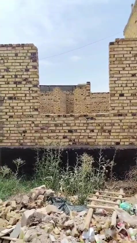 هيكل طابو زراعي سند 25 مساحة 180 بناء غرفتين هول واستقبال وصحيات داخليه ومطبخ   ابو غرق مقابيل

 حي الحسين قرب سيد سماعيل وقرب جامع ام البنين

خدمات كهرباء ماء كاملة يبعد عن شارع كربلاء 200 متر

للاستفسار  ***********
