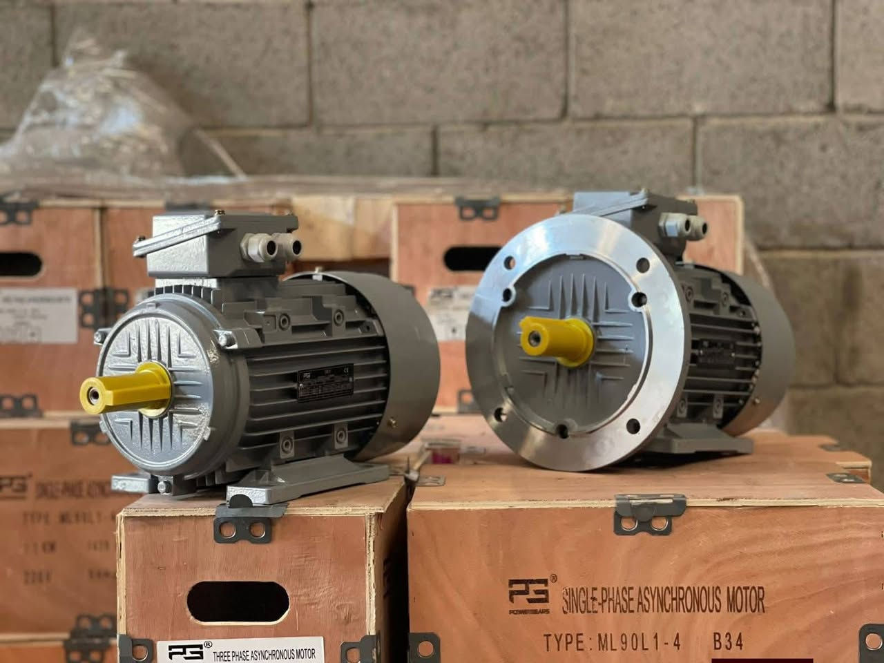 وصول كير بوكس وماطورات كهربائي 

كافه الحجام تركي والإيطالي 

مواصفات عاليه 5ونص حصان7ونص حصان 
10حصان 15حصان ٢٠حصان 

قاعده وفلنجه حسب طلبك 

0774 807 7404/***********
