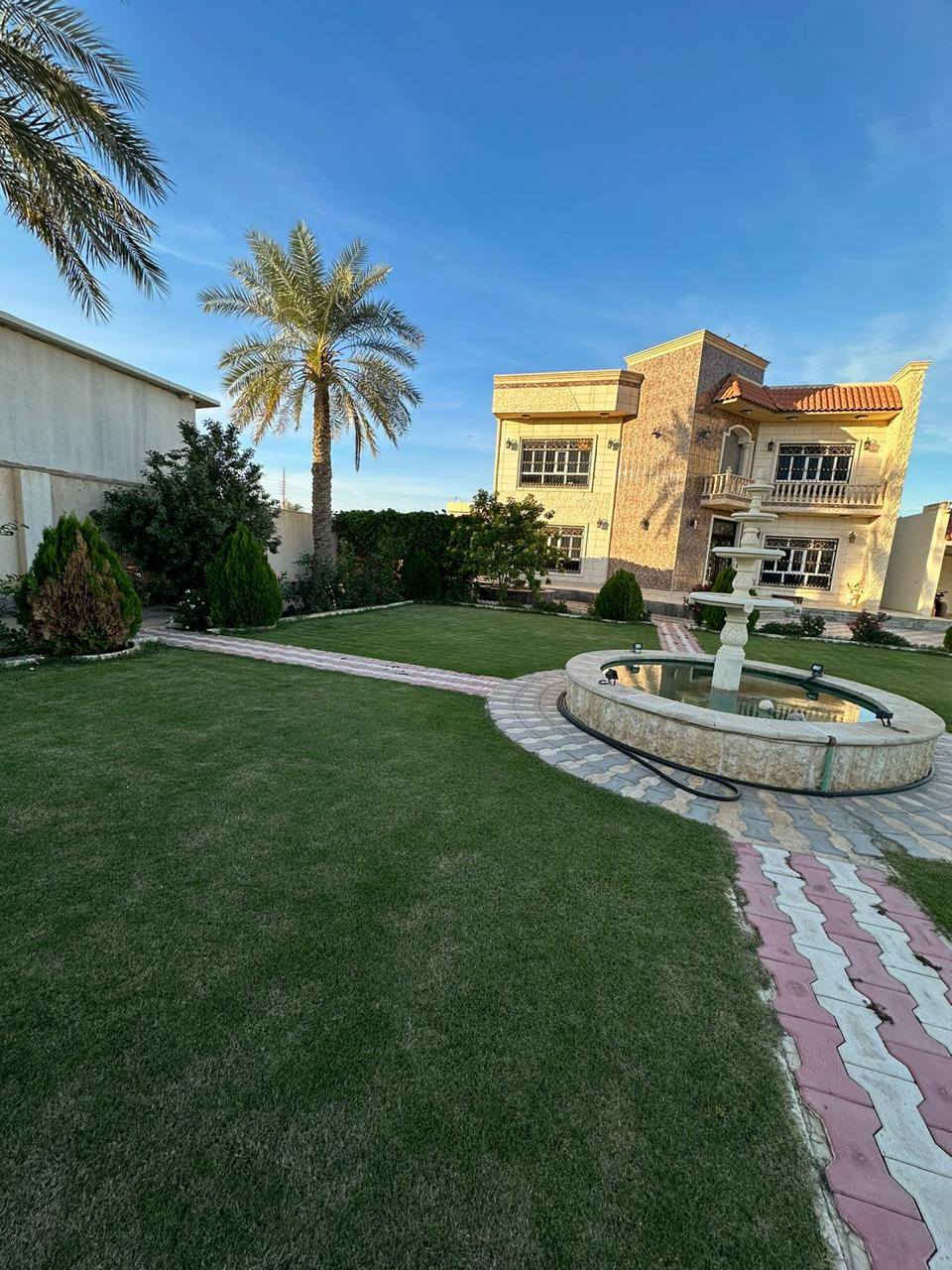 دار طابقين زراعي  درجه أولى بالرمادي معروض للبيع مع الأثاث مصري دمياطي... في منطقة القرية العصرية يقع على الشارع العام السايدين  الرئيسي مباشره مساحة الارض/ ١٨٠٠ متر/ ومساحة البناء / 380 متر  متكون من ٤ اربع غرف نوم/ ومطبخ حار بارد/ حمامات داخلية عدد 2 جاكوزي/. حمامات/ خارجية عدد 2/ وجلسات خارجية عدد اثنان شتوية وصيفية/ ومطبخ خارجي/ ومخزن /.كراج سيارات كبيرجدا/ بناء حجر سنة ٢٠١٣/ البيت مراقب بالكامرات عدد 8/ نظام التدفئة والتبريد سبالت/  ارضية مرمر سقوف نقوش جبسنبورد كل البيت. السطح شتايكر .خزان ماء 12 الف لتر توجد في الحديقة اشجار حمضيات + تفاح واشجار زينه
للاستفسار مع مكتب أبو وسام للعقارات والمحاماه  الجاد بالشراء يتصل على الرقم اعلاه *********** أبو وسام للعقار.... غير متواجد على الفيس للرد على التعليقات لطفاً... مكتبنا رمادي شارع٤٠ مقابل جامع الواثق .نستقبل كافة العروض العقاريه التجاريه والسكنيه والزراعيه ..تحياتي.
