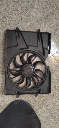 مروحه سورنتو ٢٤ امريكي بيهة كسر بصيط وبطانه مال بنيد سورنتو امريكي ٠٧٧...