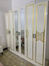 غرفة نوم نضيفة • تيبلام هدية • مقعد ثلاثي