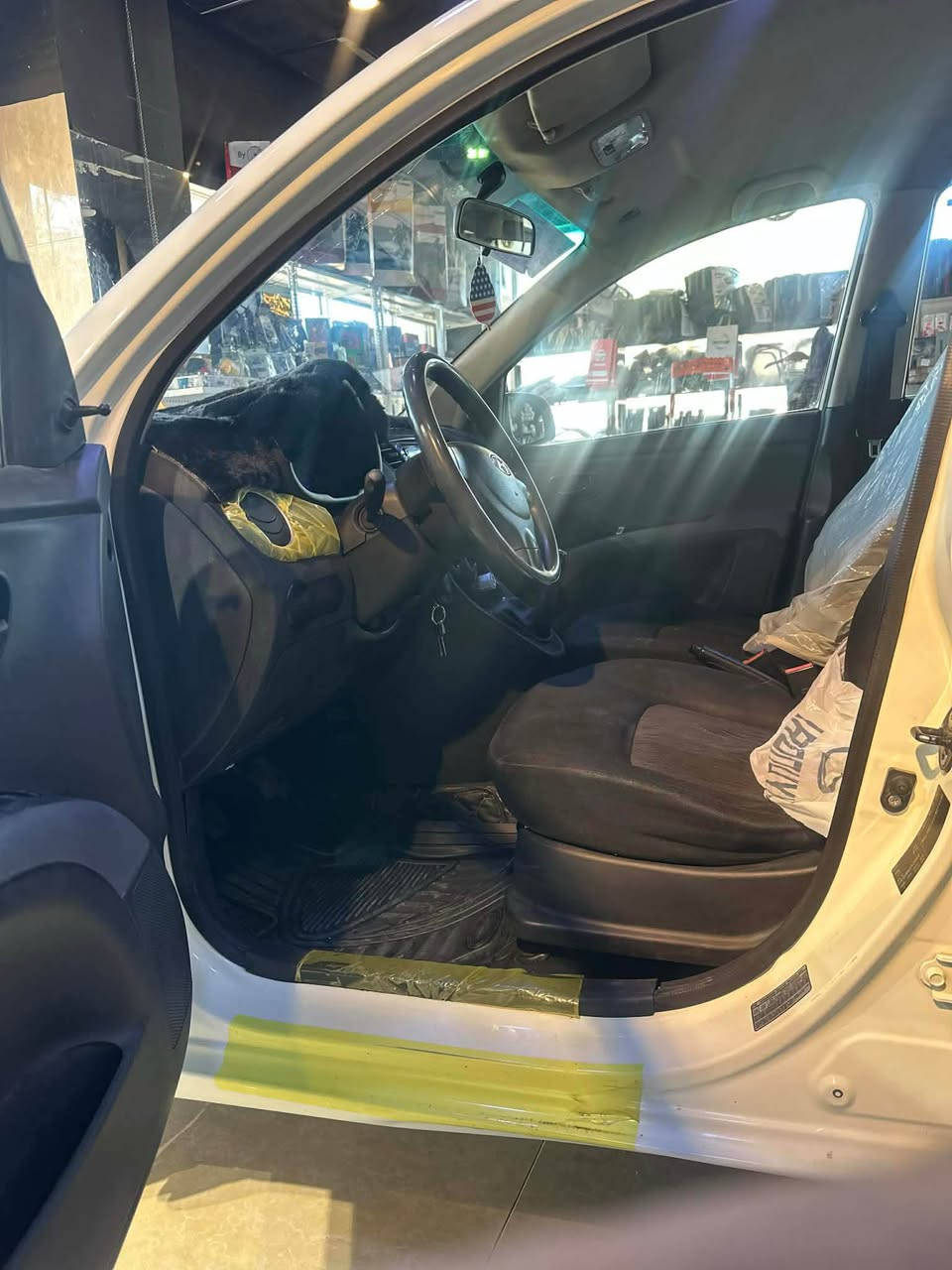 سيارة هوندا 
رقم تلفون 
موديل 2012
يةك بست بةخ
كير عادي
سةنةوي بةسةرجوة و غرامةي لةسةرة 
كير و مةكينة و تبريد بة شةرت 
*********** رقم تلفون أربيل, العراق
