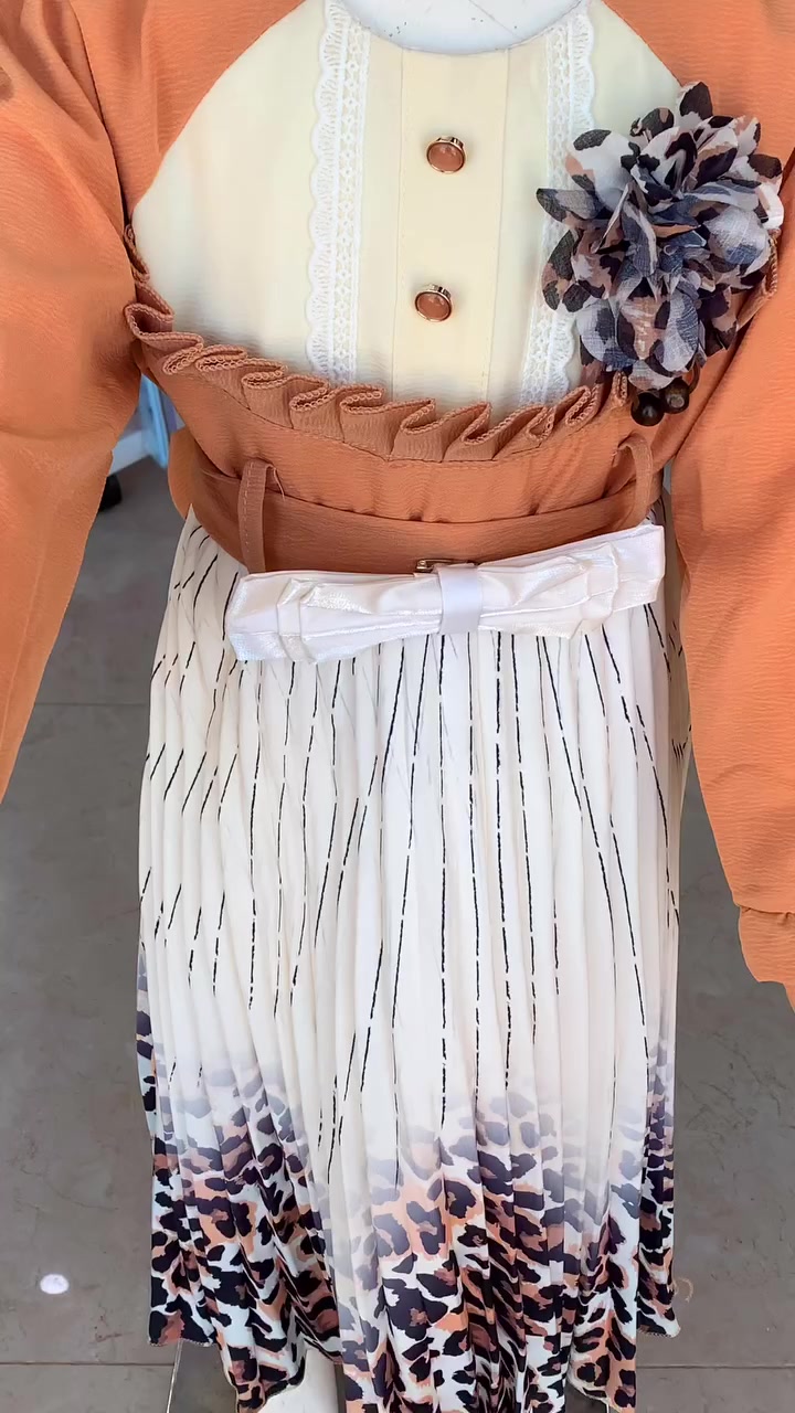 👗فستان الـعيد 🌙🥳 .. أناقة وشياكه .. يلبس من عمر 4 سنوات الى 10 سنوات.✅ 

🚙توجد خدمة توصيل.

📍مجمع الريان .. طريق سنجار / عنانه .. قريب على ملعب سنجار.🏟️

#مجمع_الريان_سنجار
#اكسبلور
‏#explore
‏#fashion
#العراق


**إذا كنت صاحب هذا الإعلان وتريد حذفه لأي سبب، رجاءا أرسل رسالة إلى الدعم الفني**