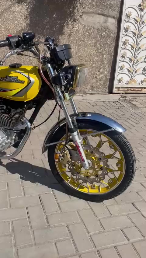 السلام عليكم. دراجة للبيع. نامة برو ماكس. مكينة 200 . سلف هندر. موديل 2025 . السعر 750 وبيها مجال دراجة نظيفة. المكان بغداد الدورة . رقم الهاتف ***********
