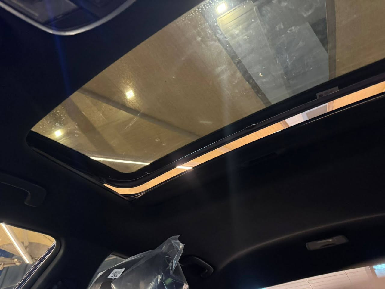 السلام عليكم 
سوناتا سبورت فول  موديل 2018 
حادث اربع قطع بيها فقط من امريكا 
بنيد جاملغين وطخه خفيفه خلفي بدون دواخل 
المواصفات معروفه فول فول 
كير محرك  مكفوله اتراي من الشمال للجنوب
ما يعجبك اعبر المنشور
 بياع شراي لا توصل حبي 
سياره كامله بغداد باسمي
السعر 127 
*********** بغداد, العراق
