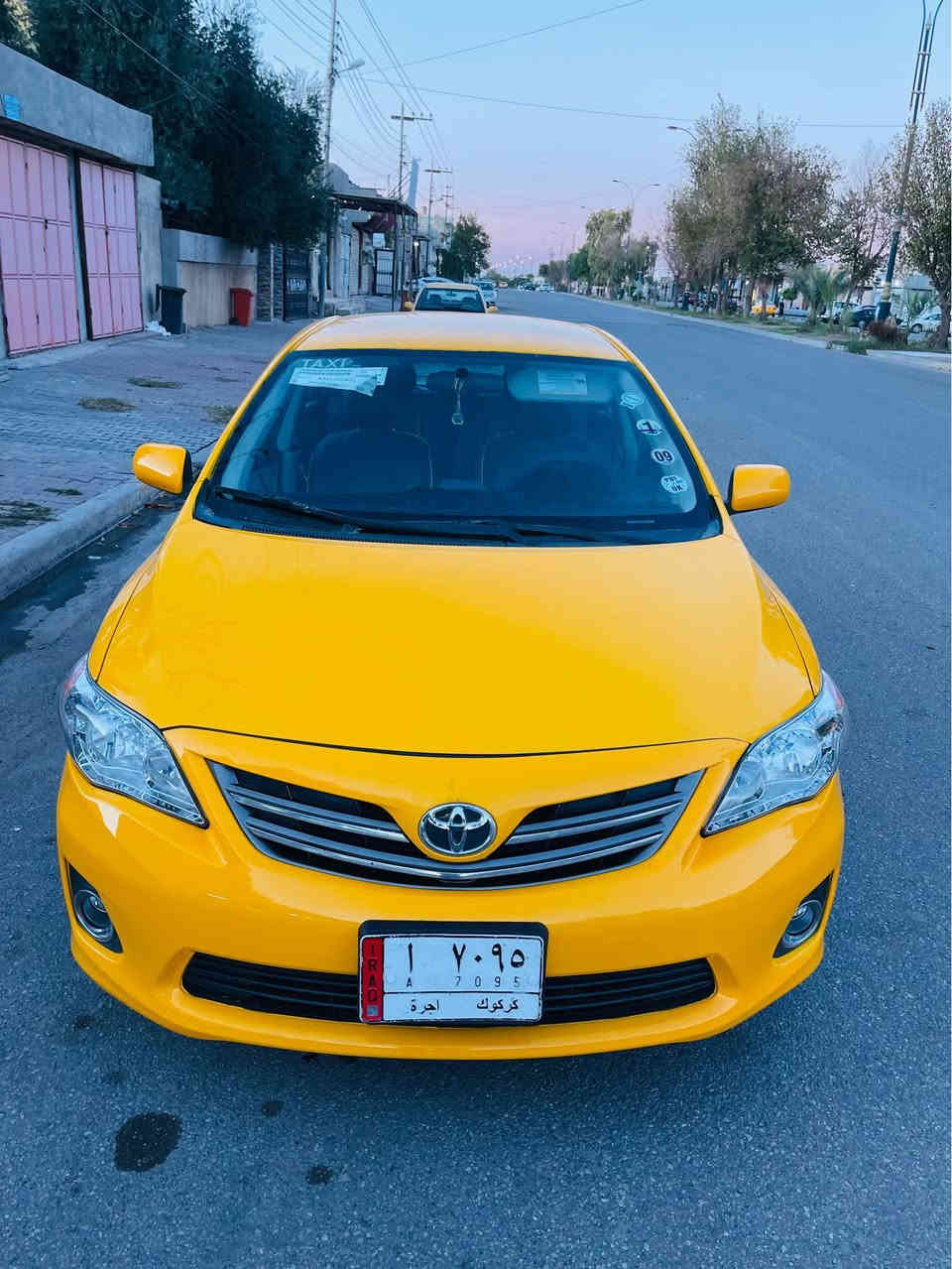 كورلا ٢٠١١
رقم كركوك تكسي 
ما بيها تبديل ولا حادث كل قطعها بلاديه 
بيها طخه خفيفه براس الجامرلغ صفحه السكن بيها معجون و الباقي تصفيه فقط 
و بارد جوه الرقم الخلفي 
السياره جاهزه ع اخر حبايه من صدر و صبغ جديد و بطاقه بانزين 
و بيها منضومه غاز 
محرك مال ١٩ مكفول من اي خل ار تنقيص او تبخير 
كير كفاله 
مكان السياره كركوك 
*********** كركوك, العراق
