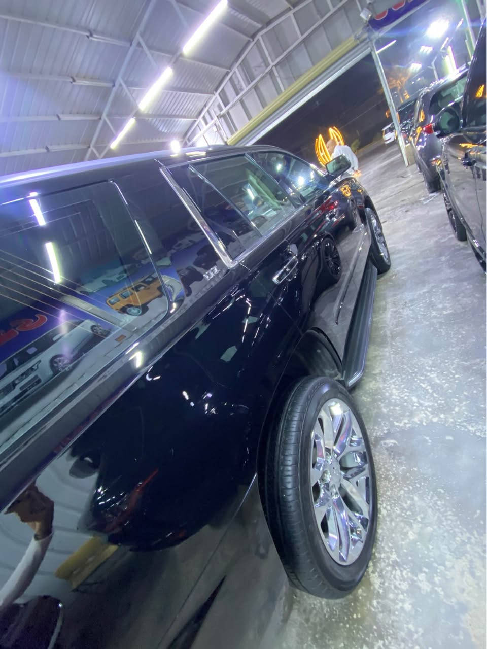 رمضان كريم على الجميع 
تاهو 2017LTZ وكالة خليجي فول فول مواصفات معروفه المواصفات ميحتاج اذكرهن سياره كلشي حلوه وجديده ماشيه 145km 
سعر السياره: 370 وبيها مجال 
مكان السياره: بغداد الشعب 
رقمي: *********** علما الشعب, صور
