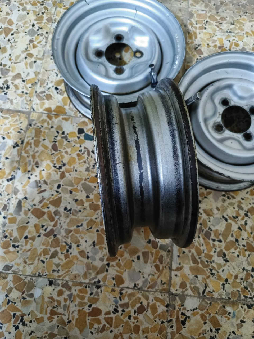 وياله ٢٢ للبيع وكيل مامصبوغات ابد وياهن ممات جدد سعر 40وبيهن مجال
***********
