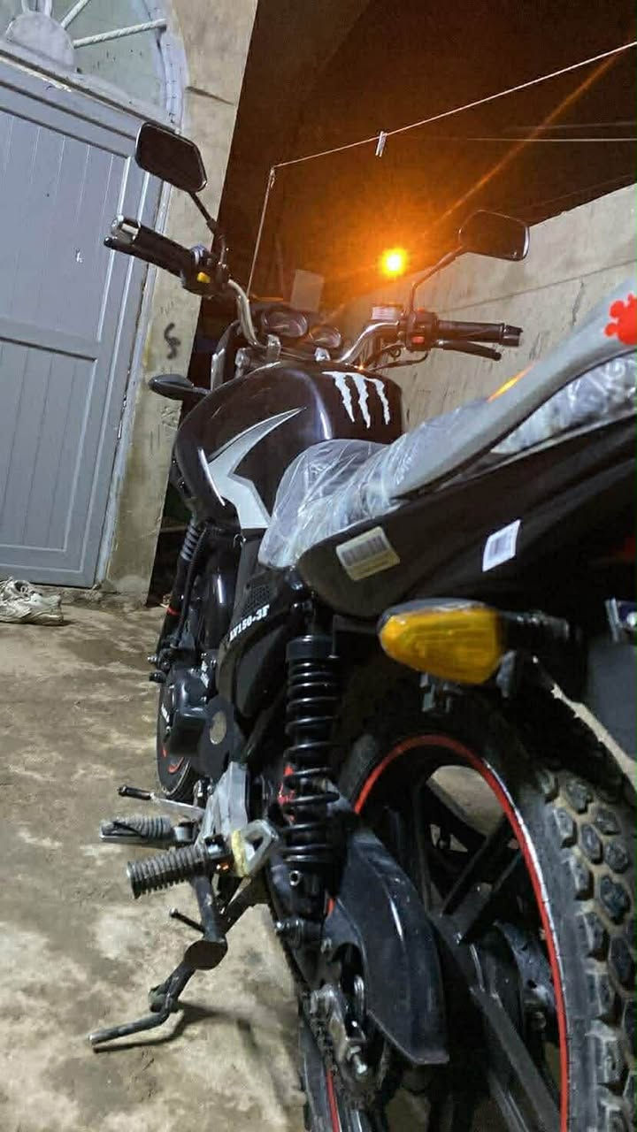 منفيست اصلي موناقصه ولأربع واتساب ***********
