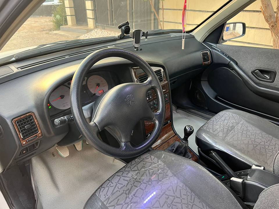 السلام عليكم بيجو بارس 2004 اصل فرنسي مو ايراني السياره كفاله من الحادث فقط بيها صبغ قليل ماشيه 84 محرك كير تبريد تخم تاير كهربائيات حدادية شرط تراي زيرو رقم بغداد بأسمي سنويه وهزه جديده السعر 64 وبيها مجال شي بسيط رجاءا اخوتي الي ما تعجبه لا يعلق ربي يرزقه الافضل منها لان السياره متعوب عليها وصناعه فرنسي رقم الهاتف *********** المحاويل, بابل
