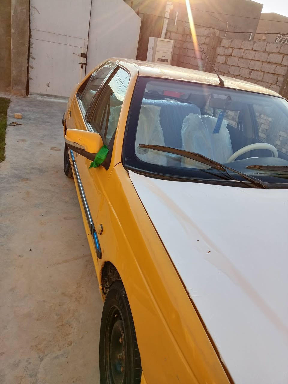 السلام عليكم
بيجو بارص 2015 
رقم ذي قار الماني مشروع وطني 
سنويه ل 28 
مكاني ديوانيه .دغاره  المالك بديوانيه
مصفره هيئه وغرامات 
السياره مبدل بيهه جاملغ امامي جهه السايق
وشويه تعمير بلباب بدون شواصي 
السياره جاهزه كير مكينه حداديه عوزه دبل واحد جهه العبري ودرايم شفت تخم تاير 
السعر 35 وبيهه مجال هاي كل تفاصيلهه اتصل وتدلل موجود واتساب ***********
